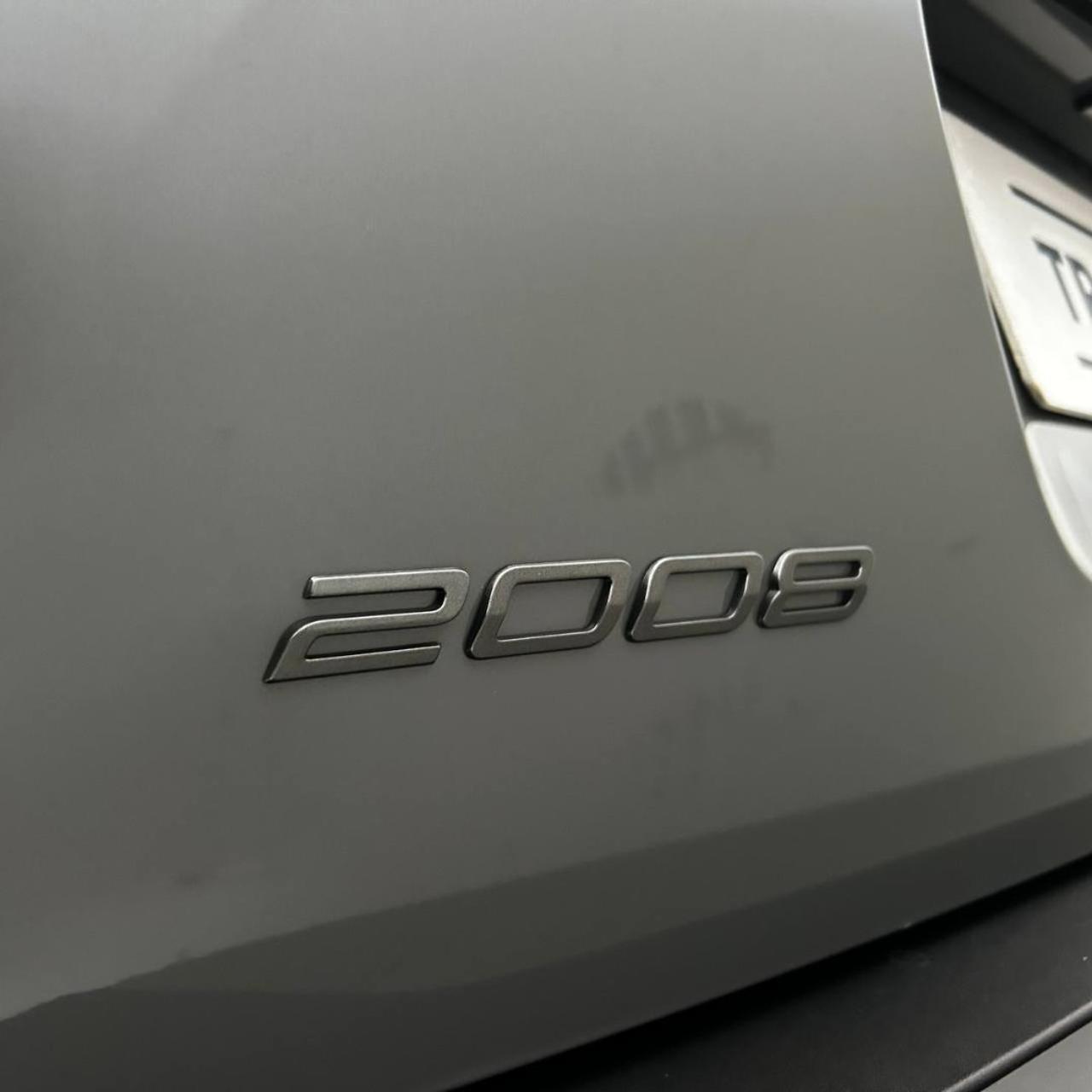 PEUGEOT 2008 PureTech 100 S&S Allure - 40