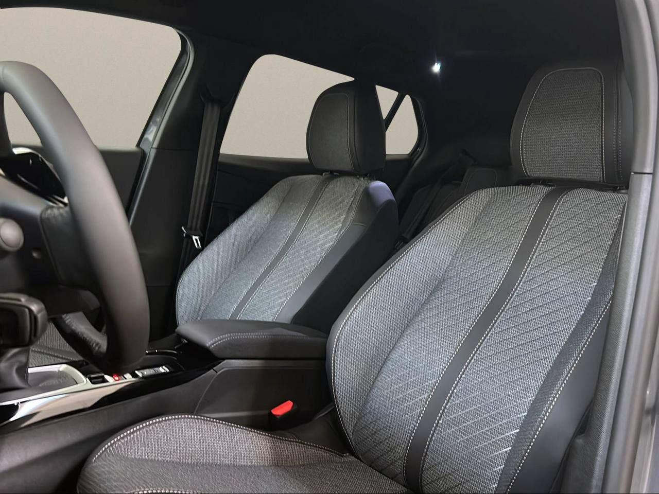 PEUGEOT 2008 PureTech 100 S&S Allure - 9