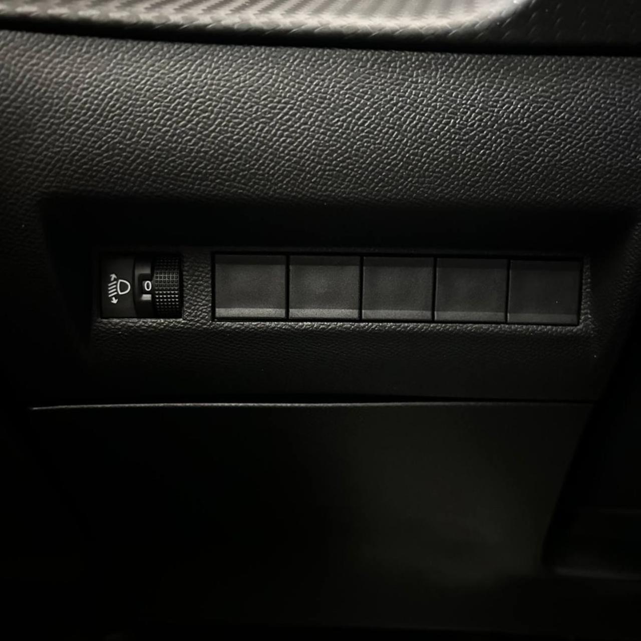 PEUGEOT 2008 PureTech 100 S&S Allure - 30