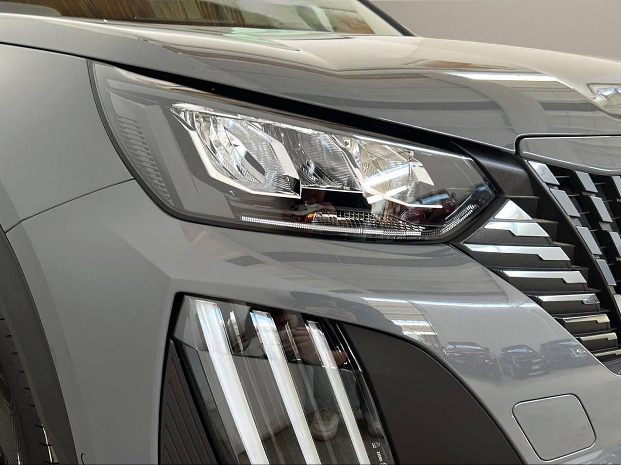 PEUGEOT 2008 PureTech 100 S&S Allure - 34