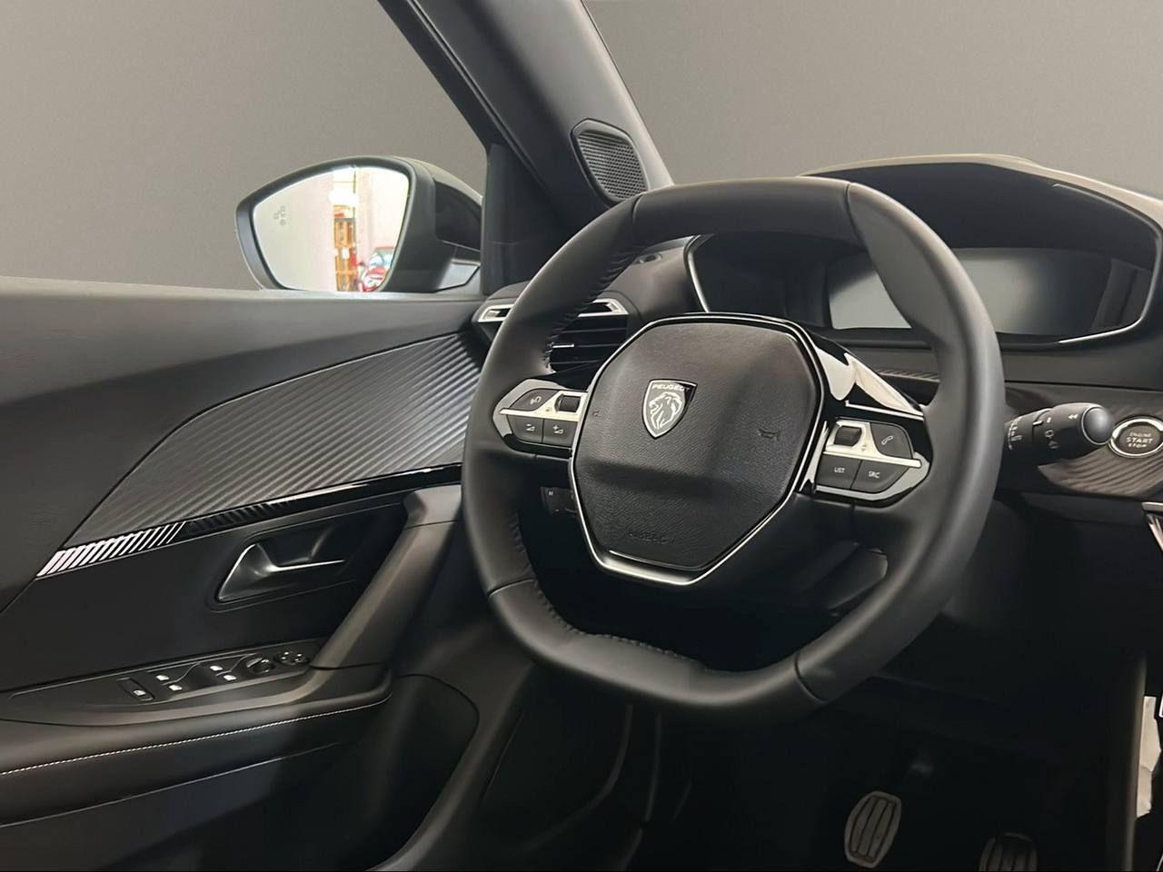 PEUGEOT 2008 PureTech 100 S&S Allure - 24