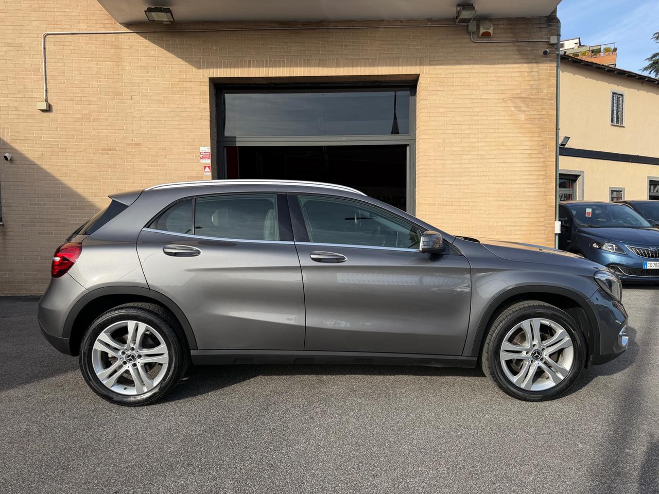 MERCEDES-BENZ GLA 180 d Automatic Sport - 16