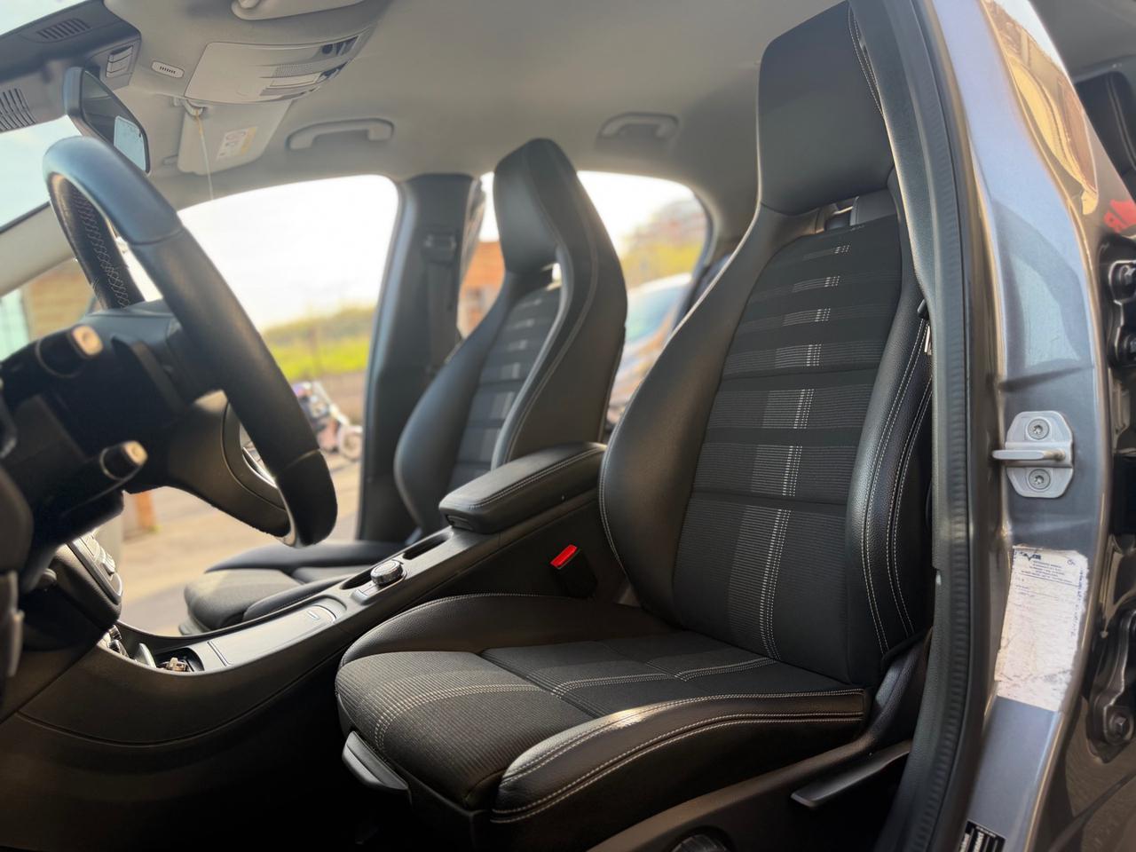 MERCEDES-BENZ GLA 180 d Automatic Sport - 13