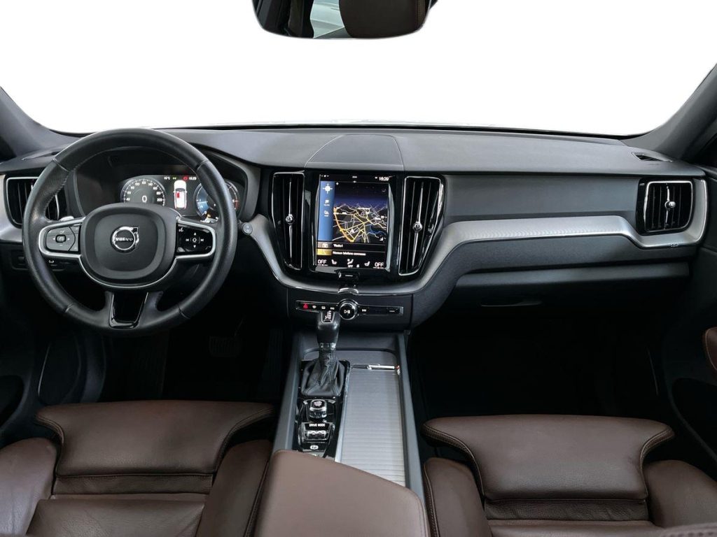 VOLVO XC60 D5 AWD Geartronic Inscription - 9