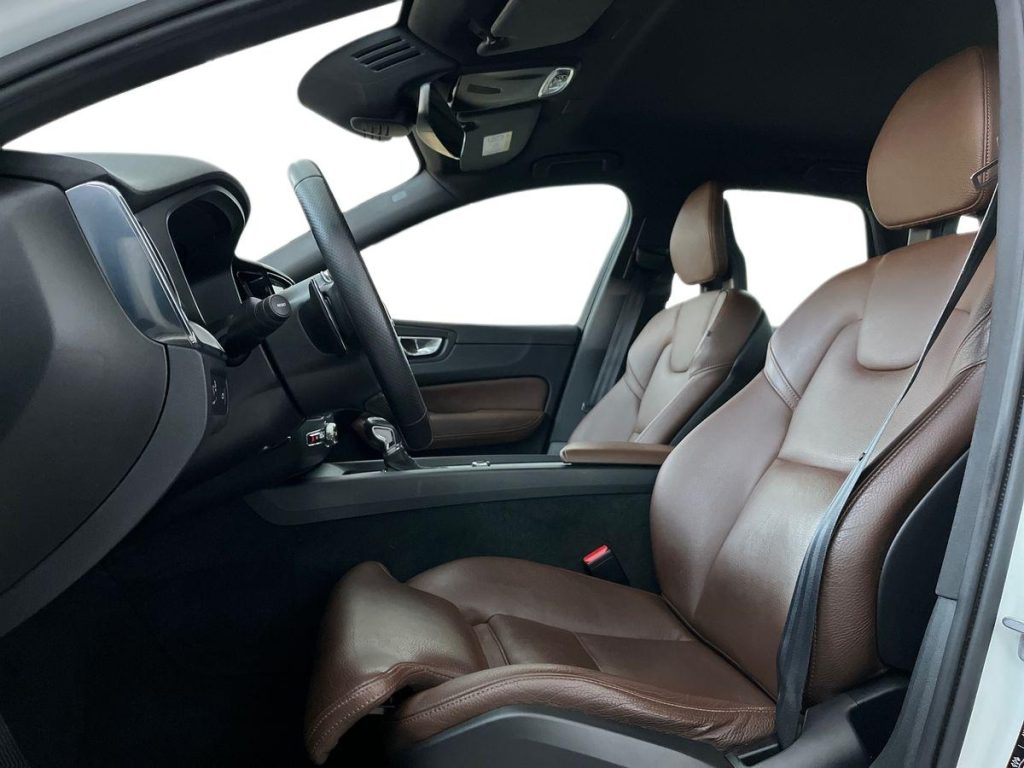 VOLVO XC60 D5 AWD Geartronic Inscription - 10