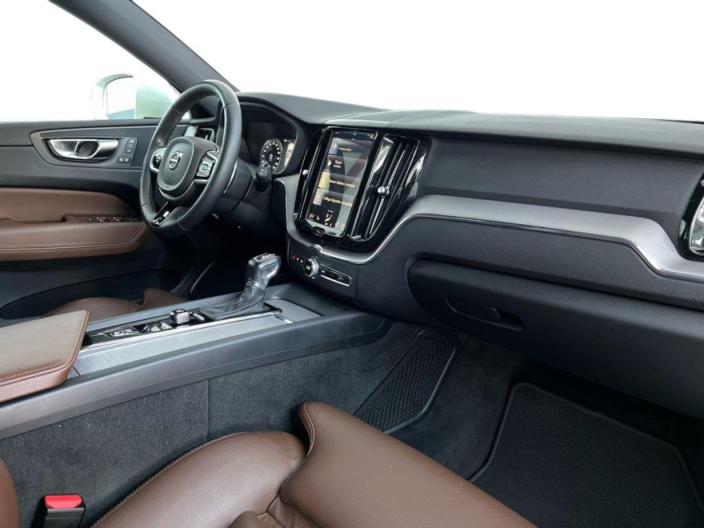 VOLVO XC60 D5 AWD Geartronic Inscription - 16