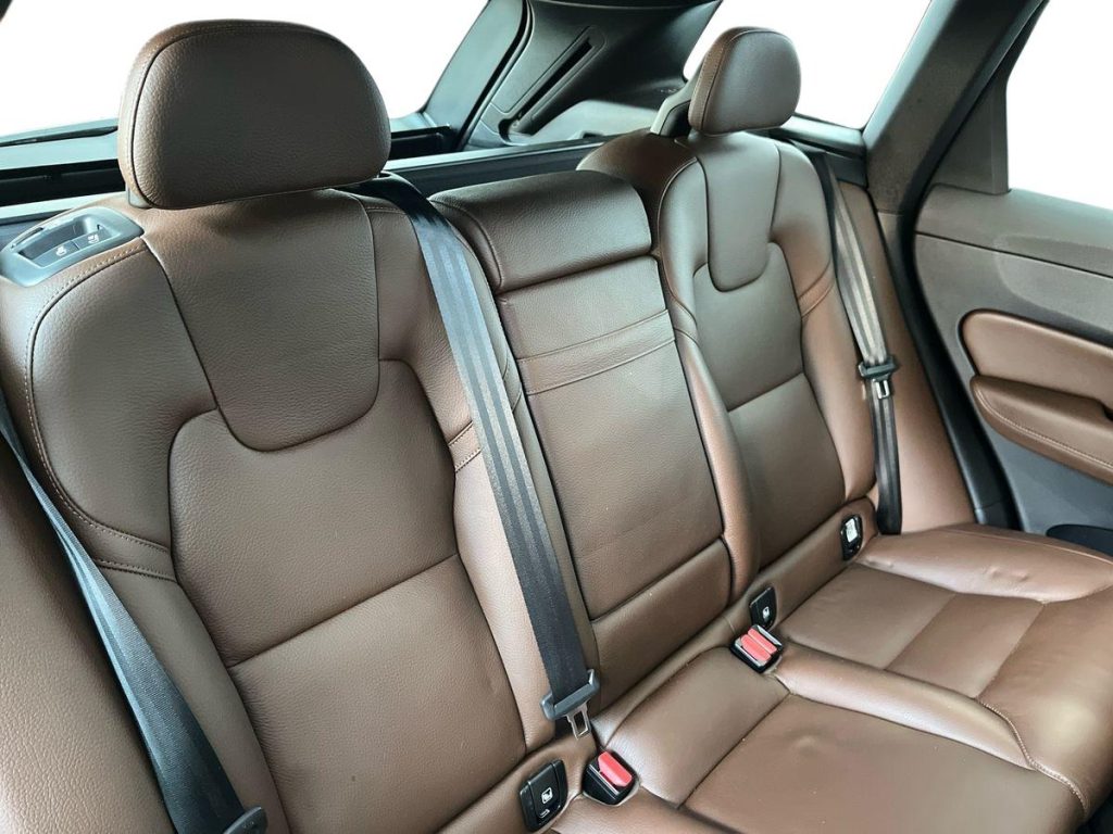 VOLVO XC60 D5 AWD Geartronic Inscription - 15