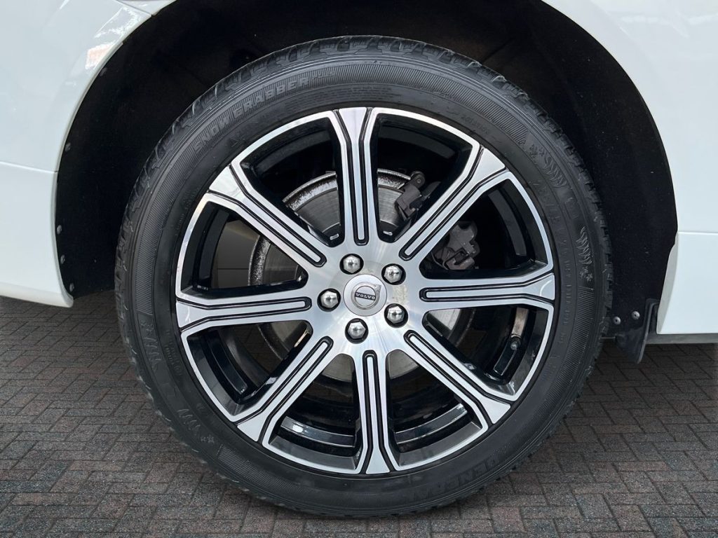 VOLVO XC60 D5 AWD Geartronic Inscription - 7