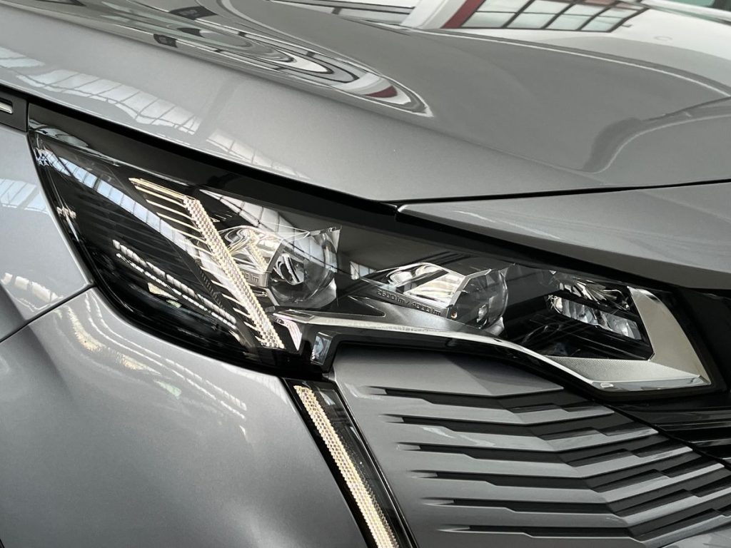 PEUGEOT 3008 PureTech Turbo 130 S&S EAT8 GT Pack - 17