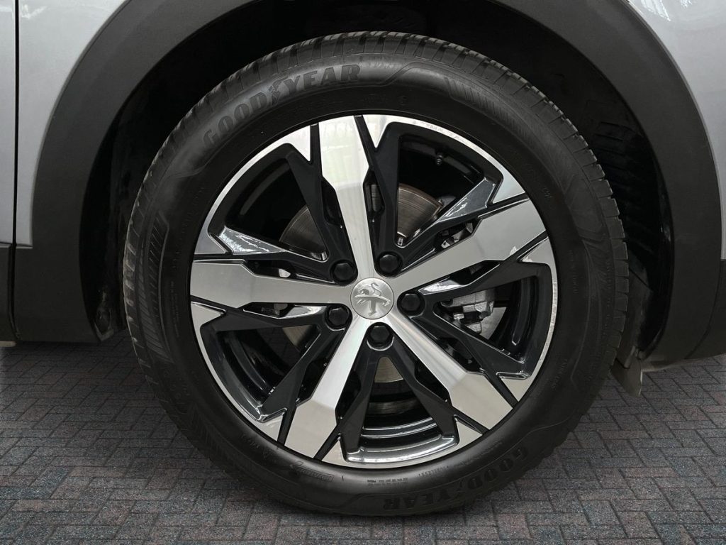 PEUGEOT 3008 PureTech Turbo 130 S&S EAT8 GT Pack - 7