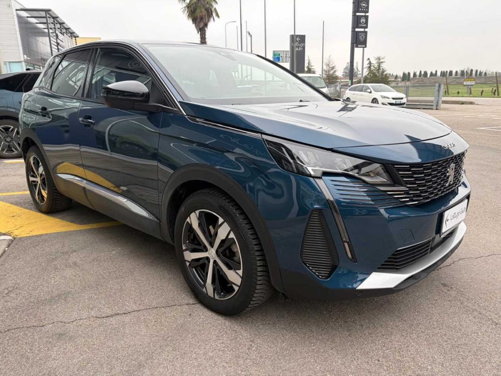 PEUGEOT 3008 BlueHDi 130 S&S Allure - 4