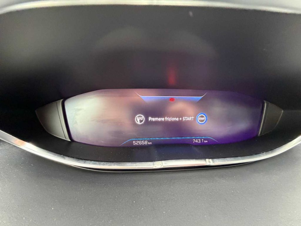 PEUGEOT 3008 BlueHDi 130 S&S Allure - 14