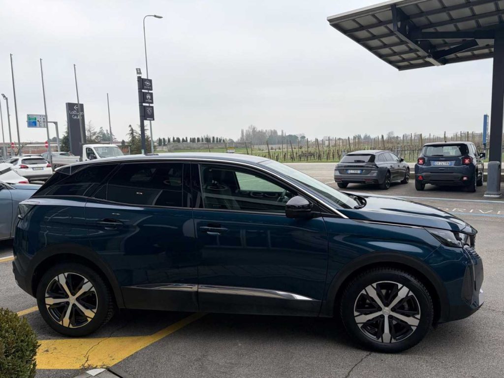 PEUGEOT 3008 BlueHDi 130 S&S Allure - 5