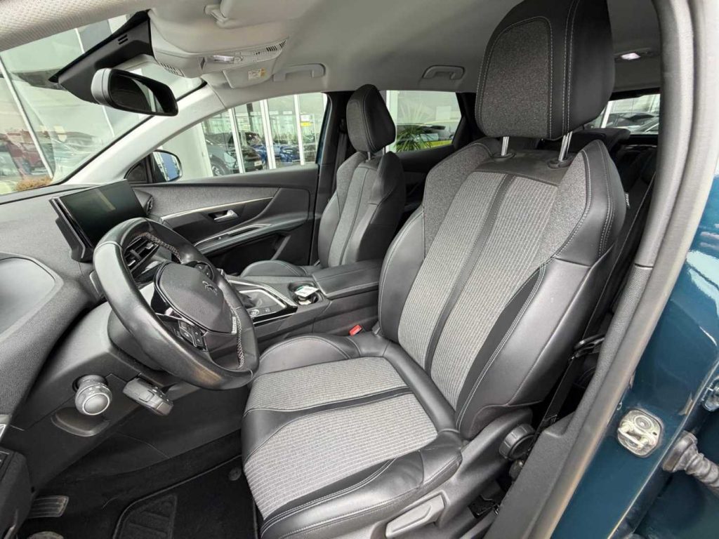 PEUGEOT 3008 BlueHDi 130 S&S Allure - 13