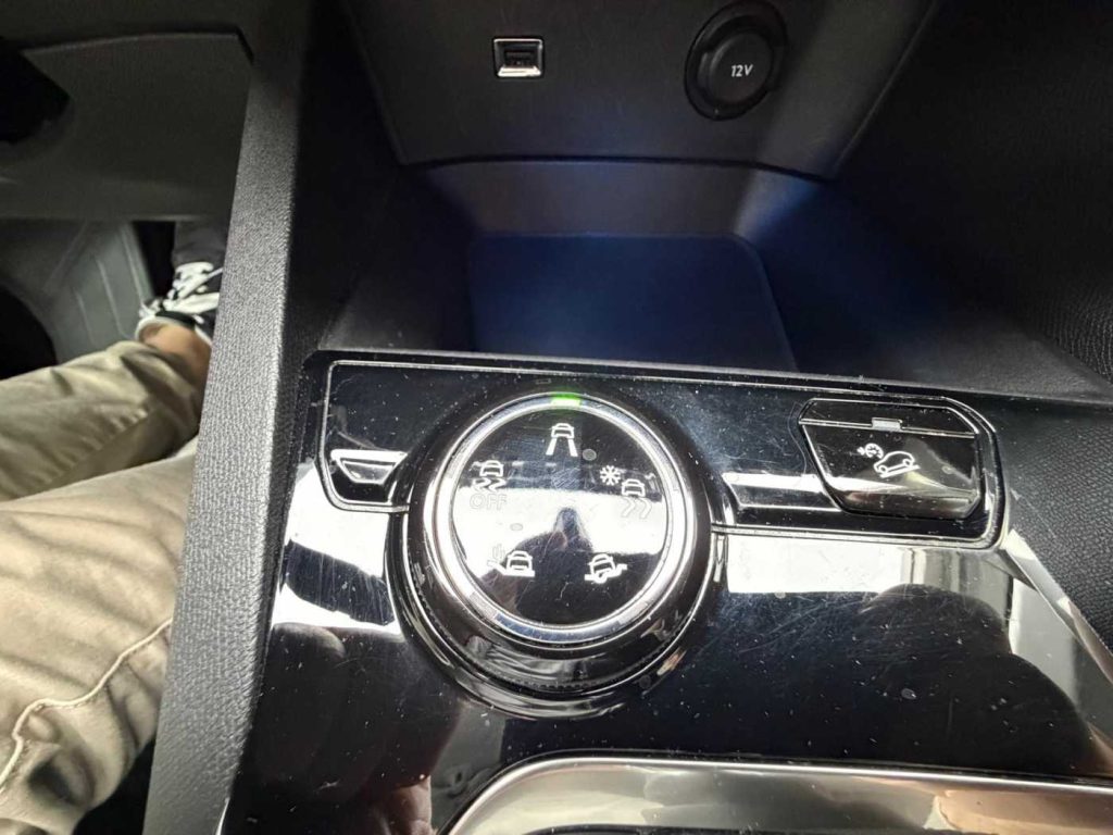 PEUGEOT 3008 BlueHDi 130 S&S Allure - 18