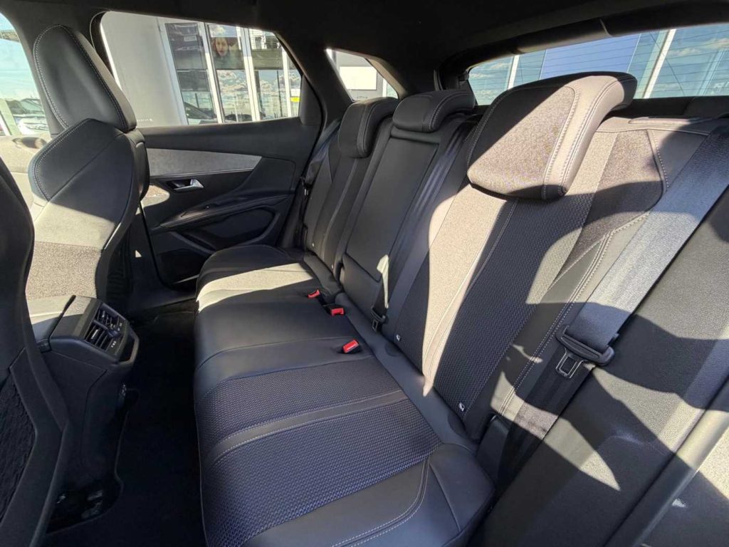 PEUGEOT 3008 BlueHDi 130 S&S EAT8 GT - 13