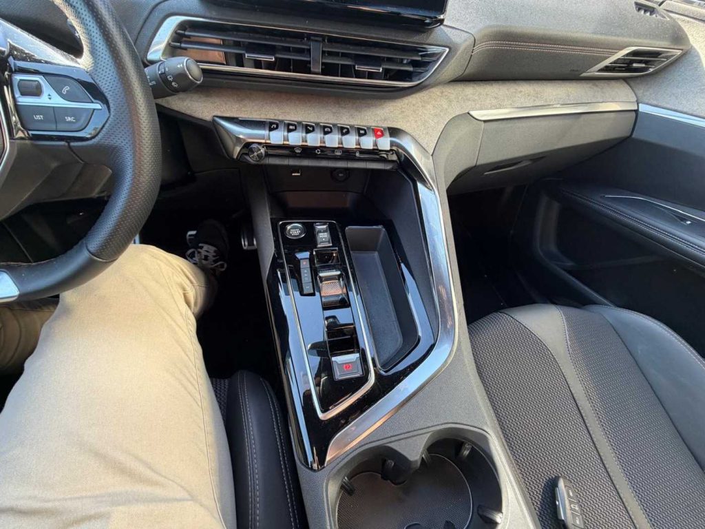 PEUGEOT 3008 BlueHDi 130 S&S EAT8 GT - 18