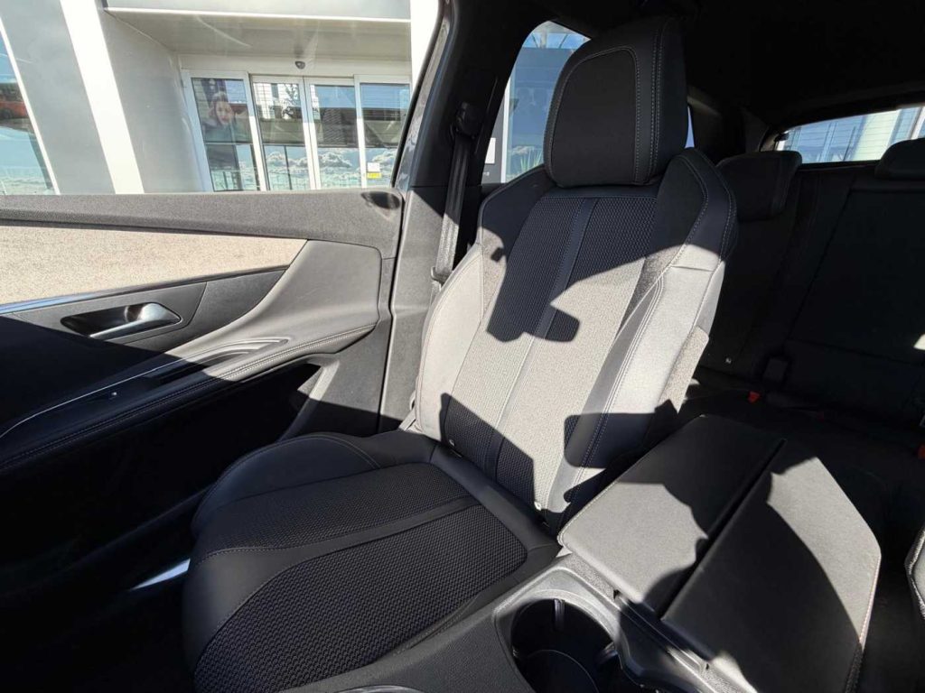 PEUGEOT 3008 BlueHDi 130 S&S EAT8 GT - 22