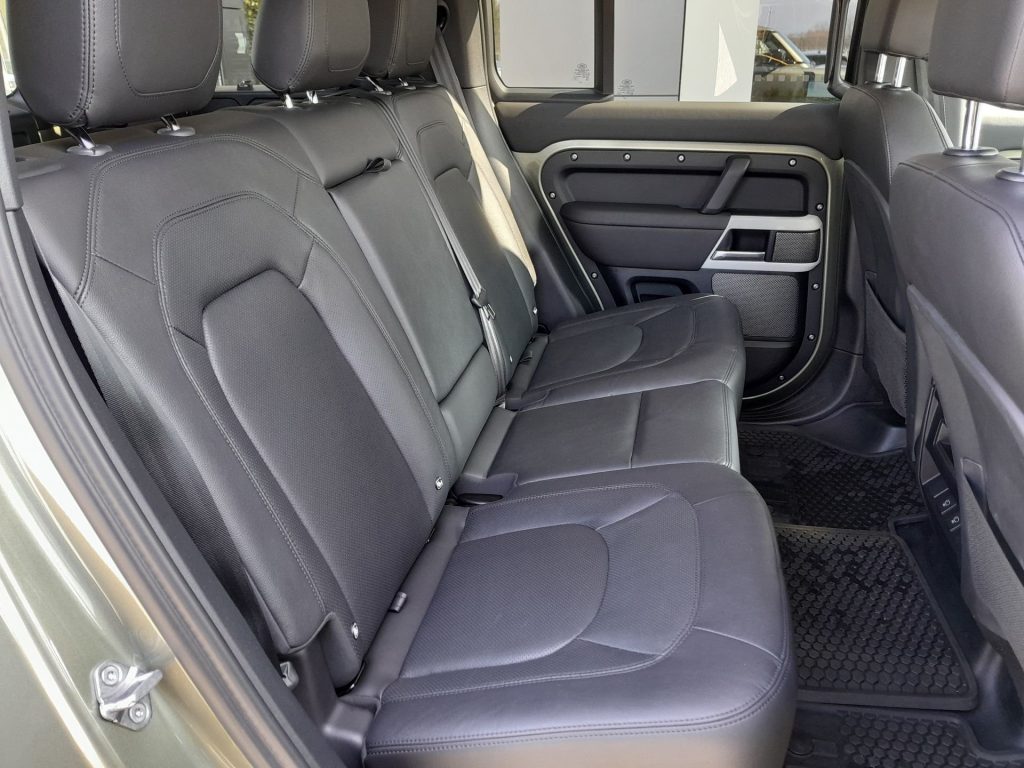 LAND ROVER Defender 3.0D I6 200 110 SE AWD AUTOCARRO N1 NETTO IVA - 23