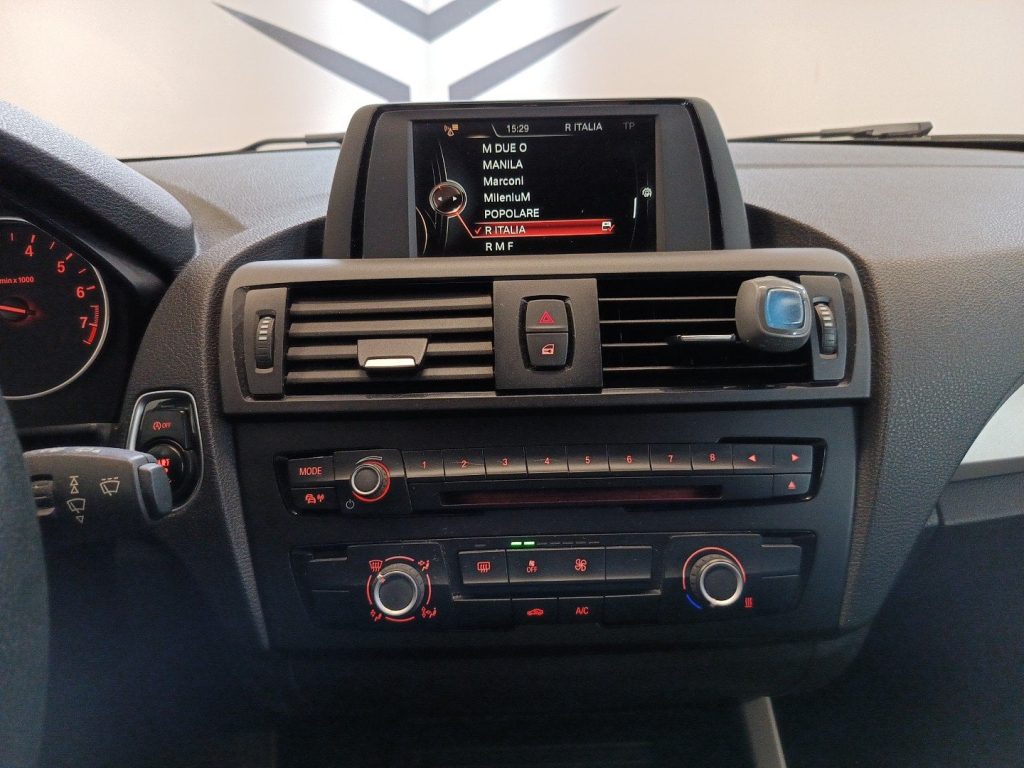 BMW 114 114i 3p Sport E6 - 13