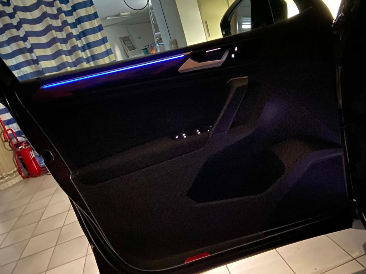 VOLKSWAGEN Tiguan 2.0 TDI 150 CV SCR DSG Life - 16