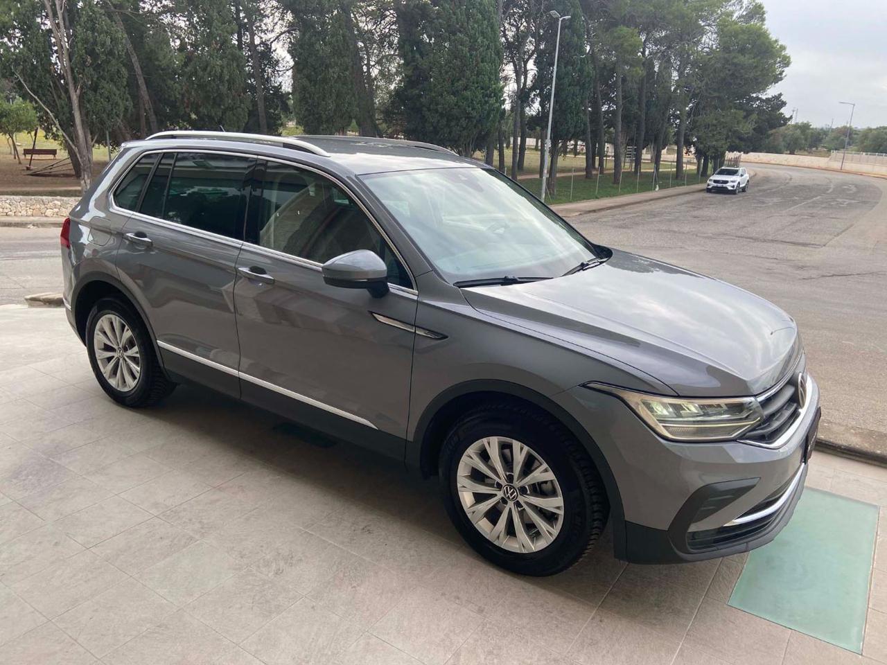 VOLKSWAGEN Tiguan 2.0 TDI 150 CV SCR DSG Life - 3