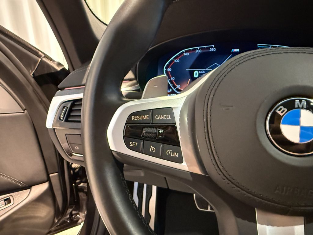 BMW 520 d Touring XDrive Msport LED PELLE 20 PANO Camera - 13