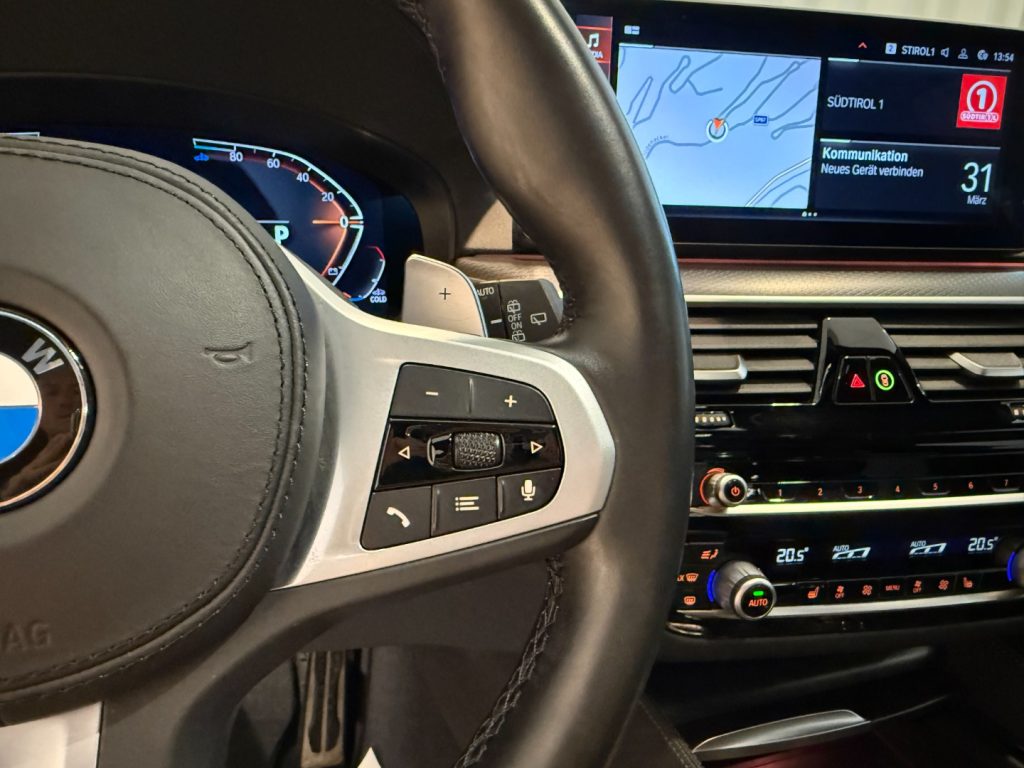 BMW 520 d Touring XDrive Msport LED PELLE 20 PANO Camera - 14