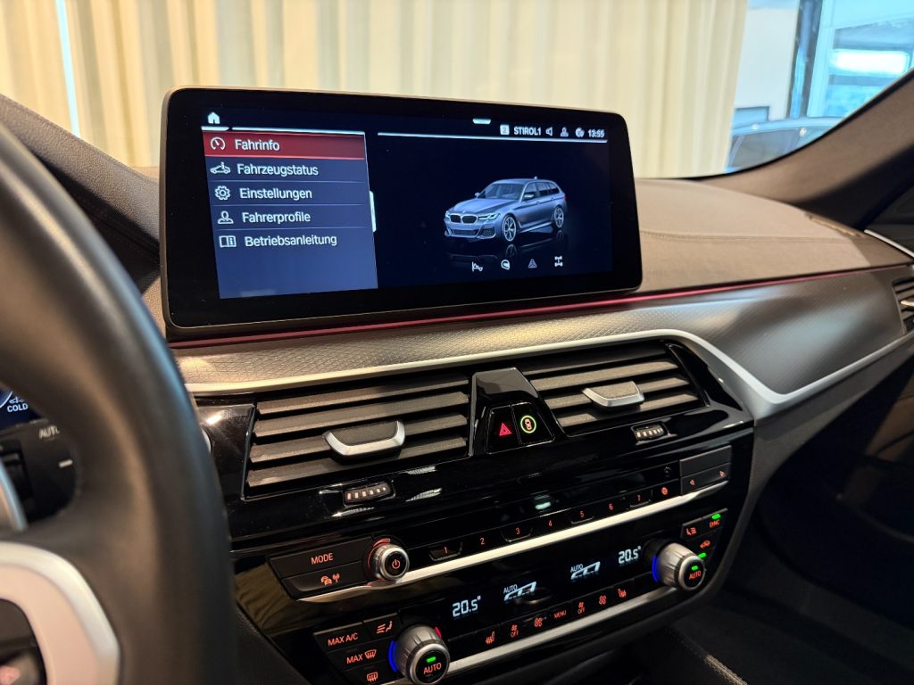 BMW 520 d Touring XDrive Msport LED PELLE 20 PANO Camera - 18