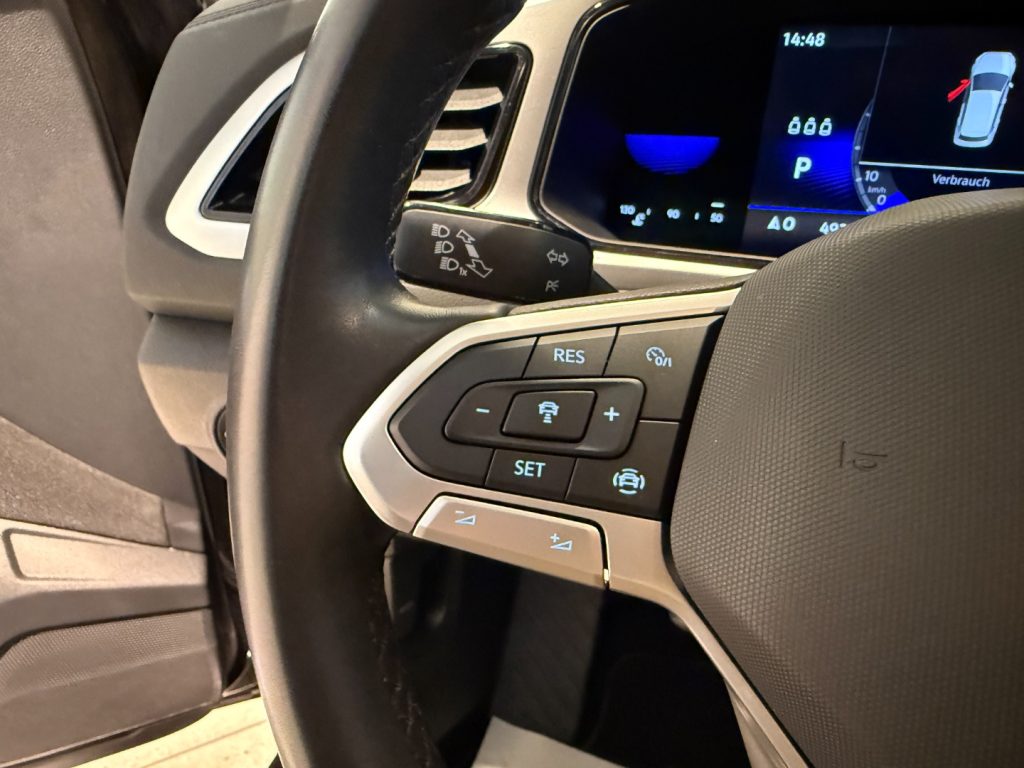 VOLKSWAGEN T-Roc 2.0 TDI DSG Life Navi App Connect LED Bluetooth - 12