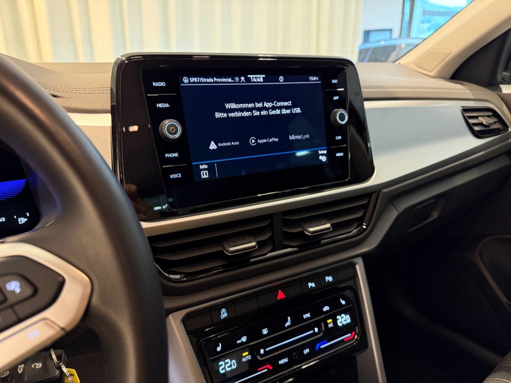 VOLKSWAGEN T-Roc 2.0 TDI DSG Life Navi App Connect LED Bluetooth - 15