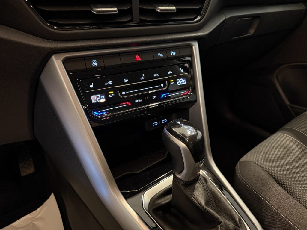 VOLKSWAGEN T-Roc 2.0 TDI DSG Life Navi App Connect LED Bluetooth - 17