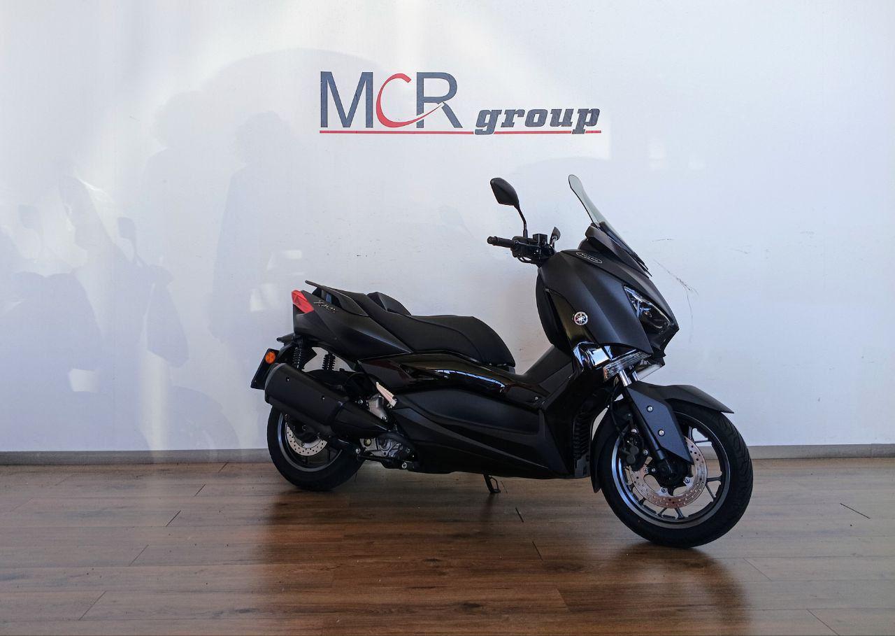 YAMAHA X-MAX 300 Tech Max - 3