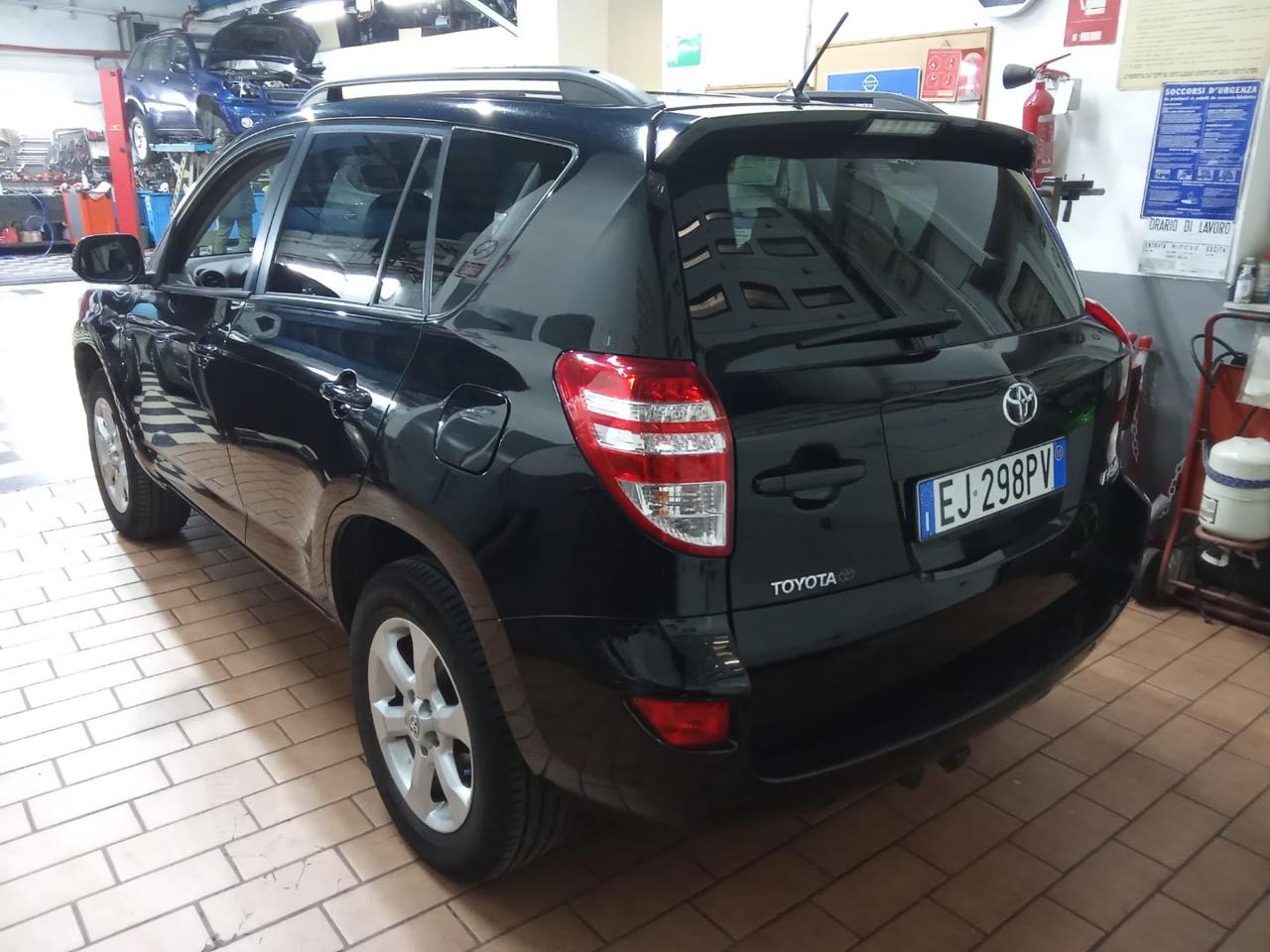TOYOTA RAV 4 RAV4 2.2 D-4D 150 CV 4X4  Exclusive Gancio traino - 3