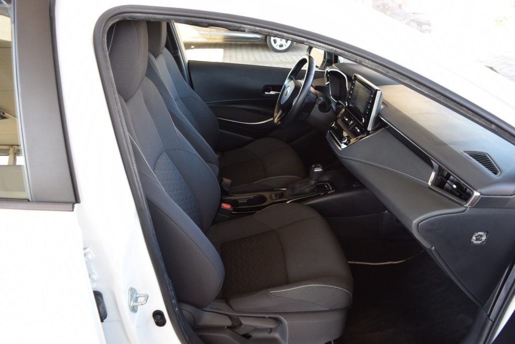 TOYOTA Corolla 1.8 Hybrid Business 98CV - 30