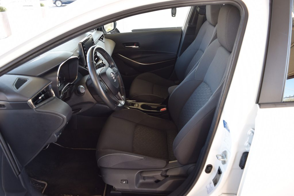 TOYOTA Corolla 1.8 Hybrid Business 98CV - 10