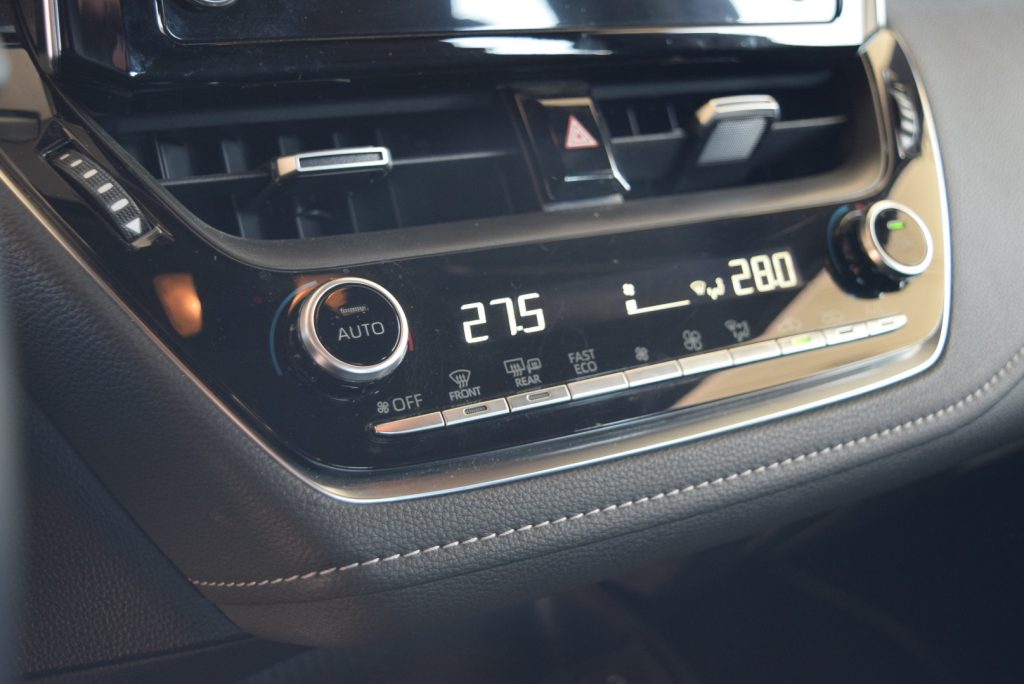 TOYOTA Corolla 1.8 Hybrid Business 98CV - 23