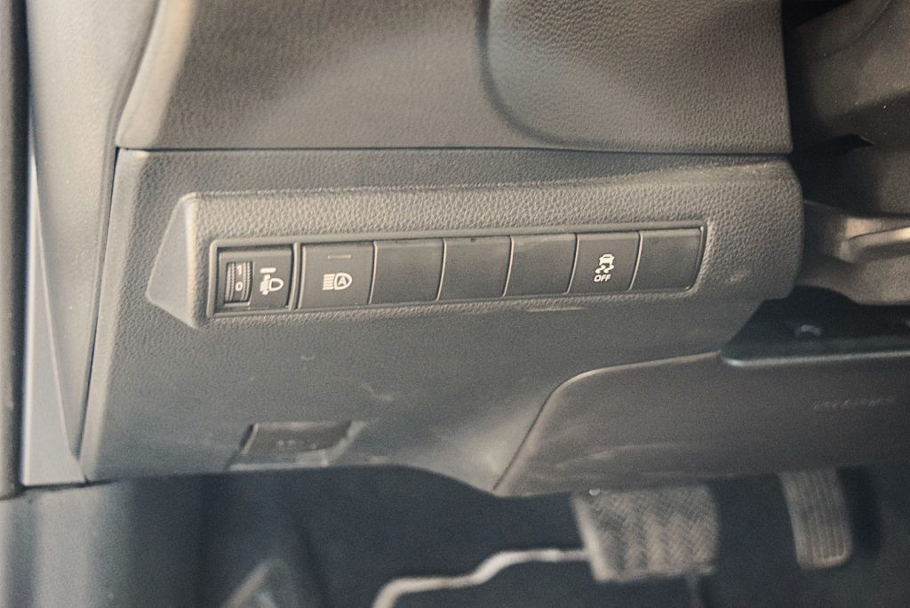 TOYOTA Corolla 1.8 Hybrid Business 98CV - 27