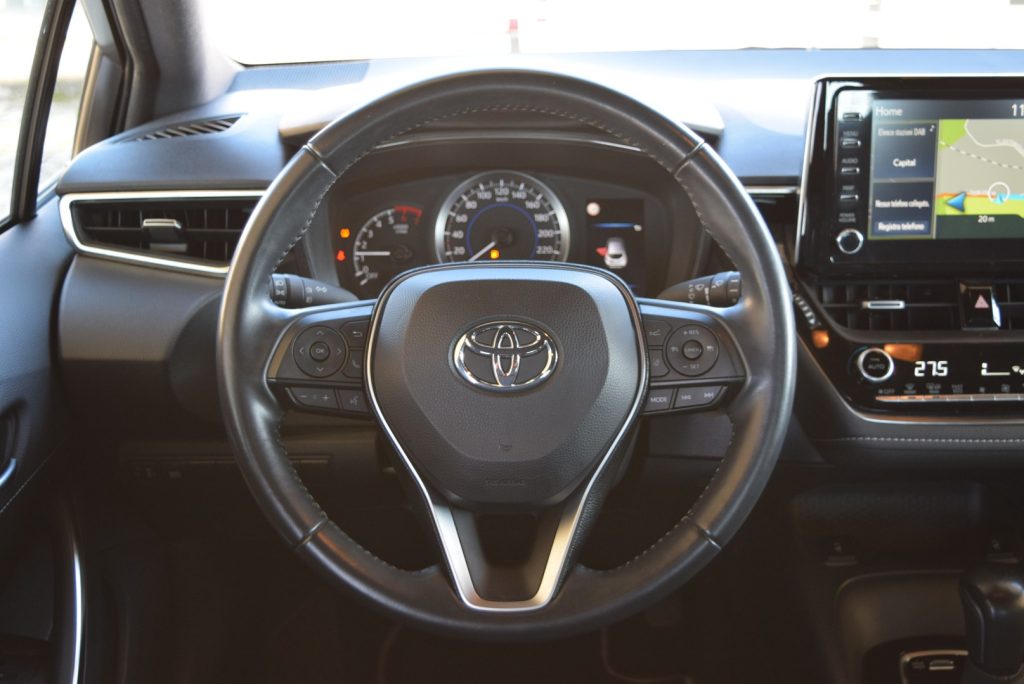 TOYOTA Corolla 1.8 Hybrid Business 98CV - 6