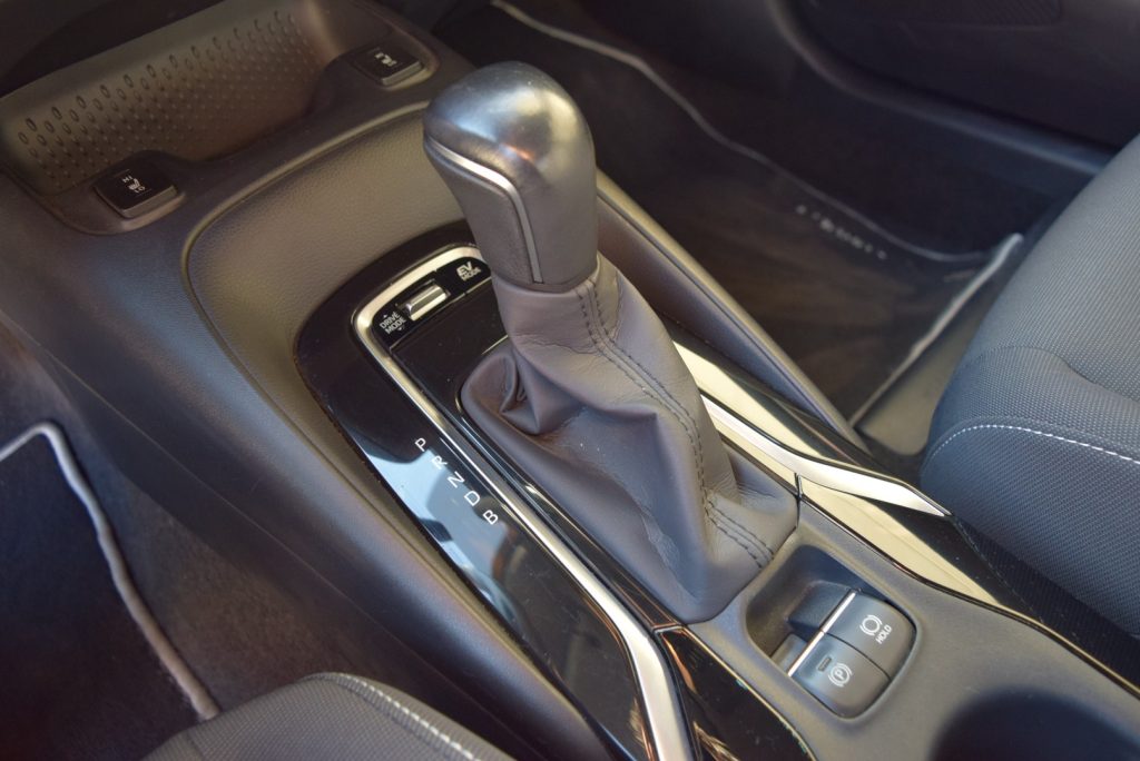 TOYOTA Corolla 1.8 Hybrid Business 98CV - 24