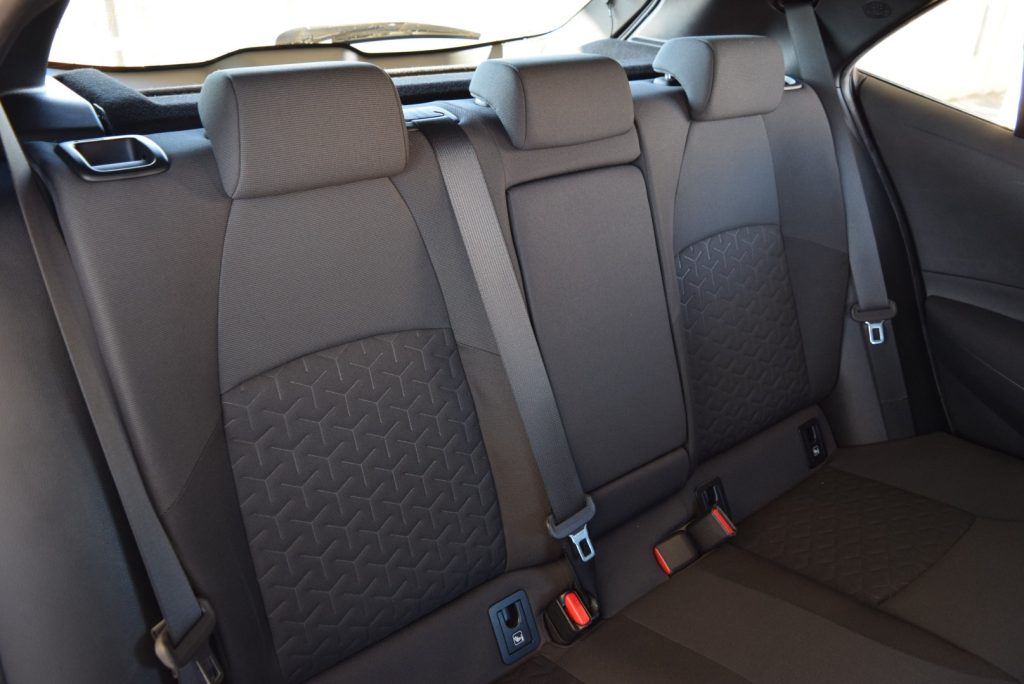 TOYOTA Corolla 1.8 Hybrid Business 98CV - 14