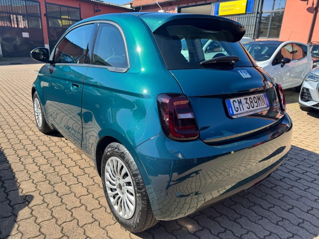 FIAT 500e Berlina 42 kWh - 6
