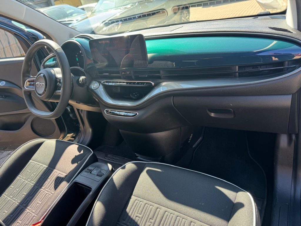 FIAT 500e Berlina 42 kWh - 9