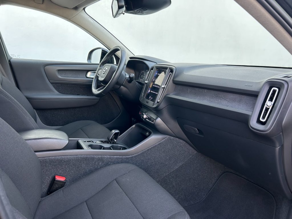 VOLVO XC40 T2 automatico Essential - Foto 4