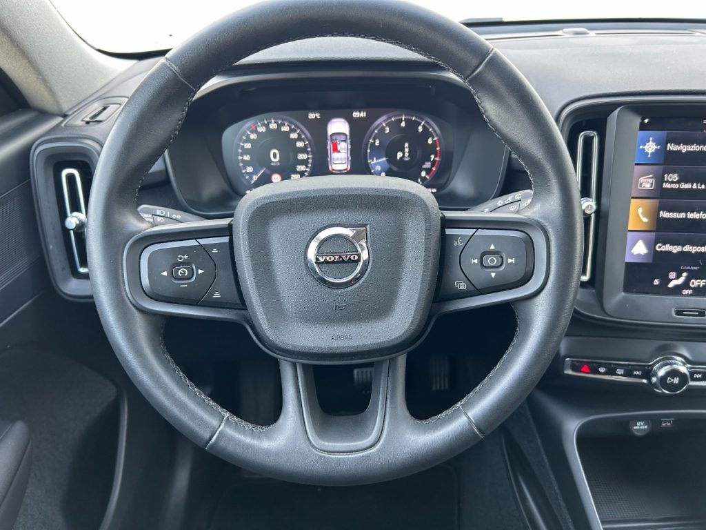 VOLVO XC40 T2 automatico Essential - Grid Foto 10