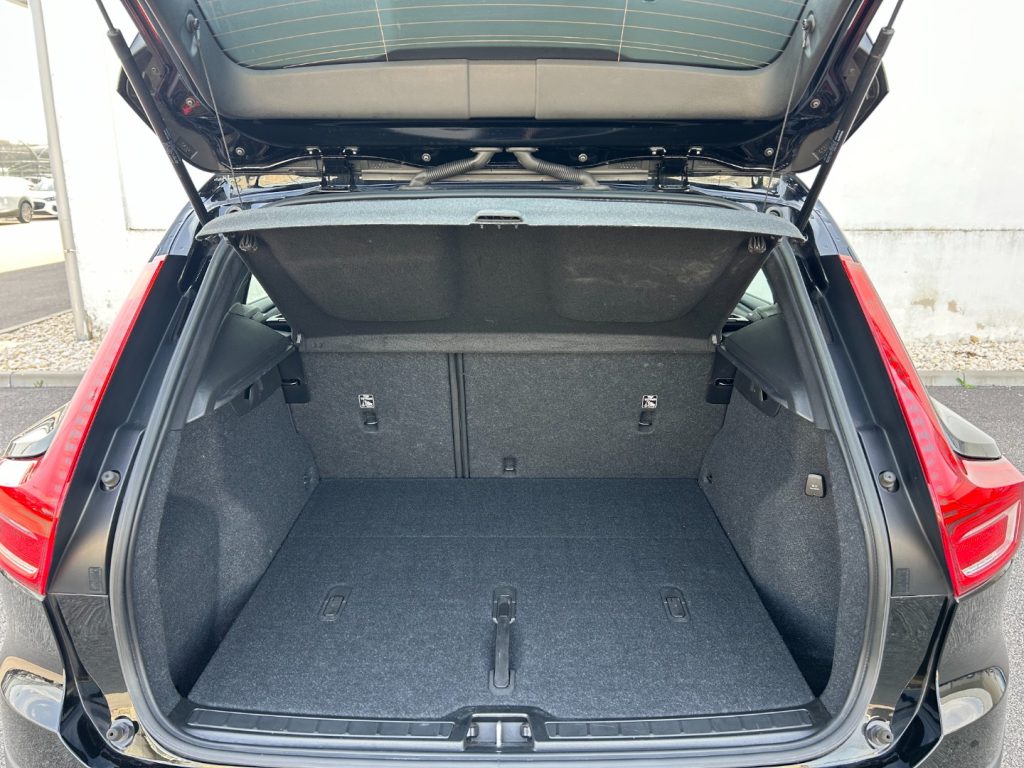VOLVO XC40 T2 automatico Essential - Grid Foto 14