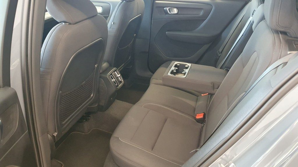 VOLVO XC40 T2 automatico Core N1 Autocarro - Foto 6