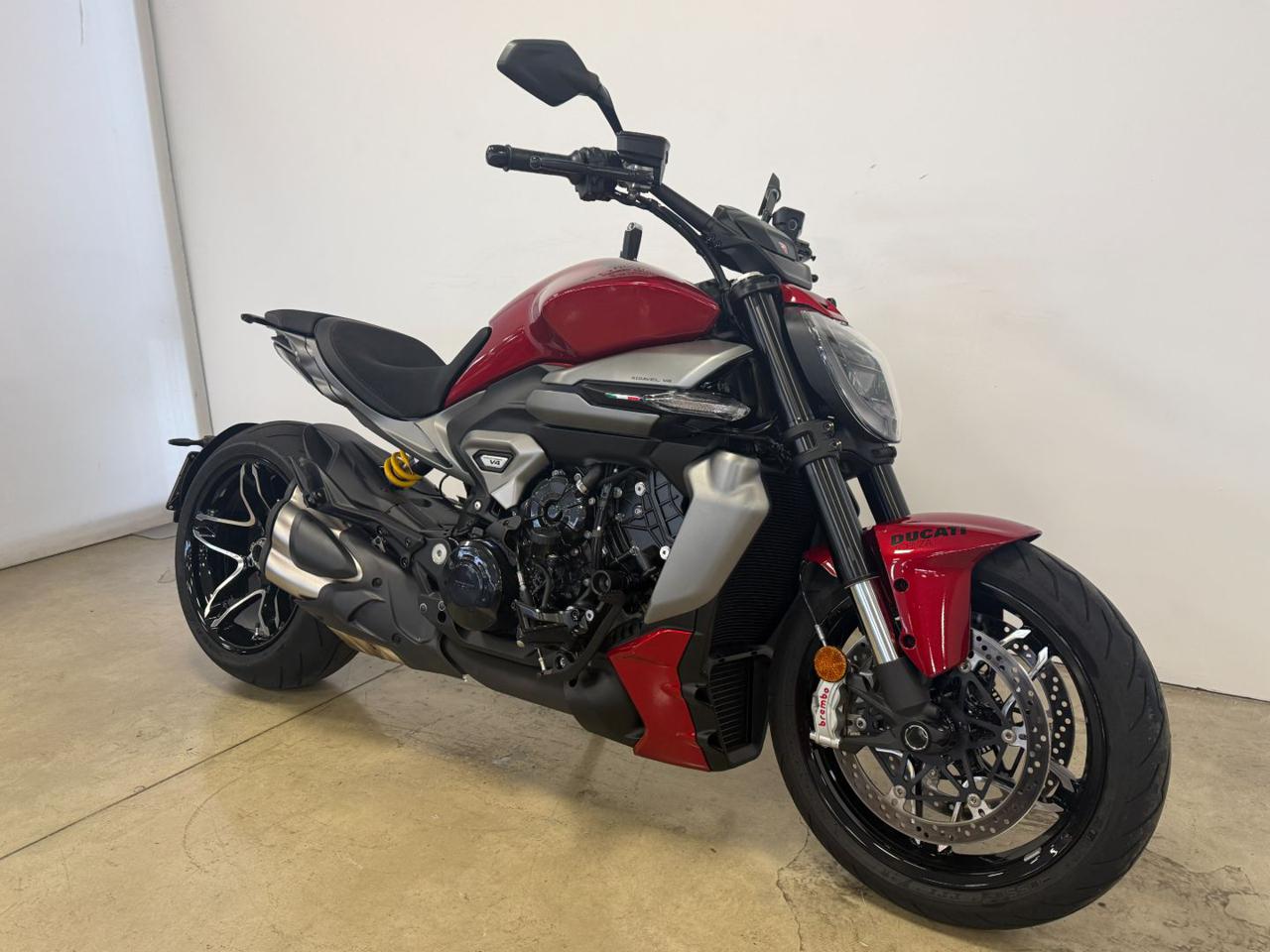 DUCATI XDiavel V4 BURNING RED MY2026 - 2