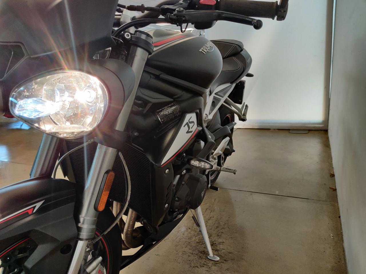 TRIUMPH Street Triple 765 RS - 3