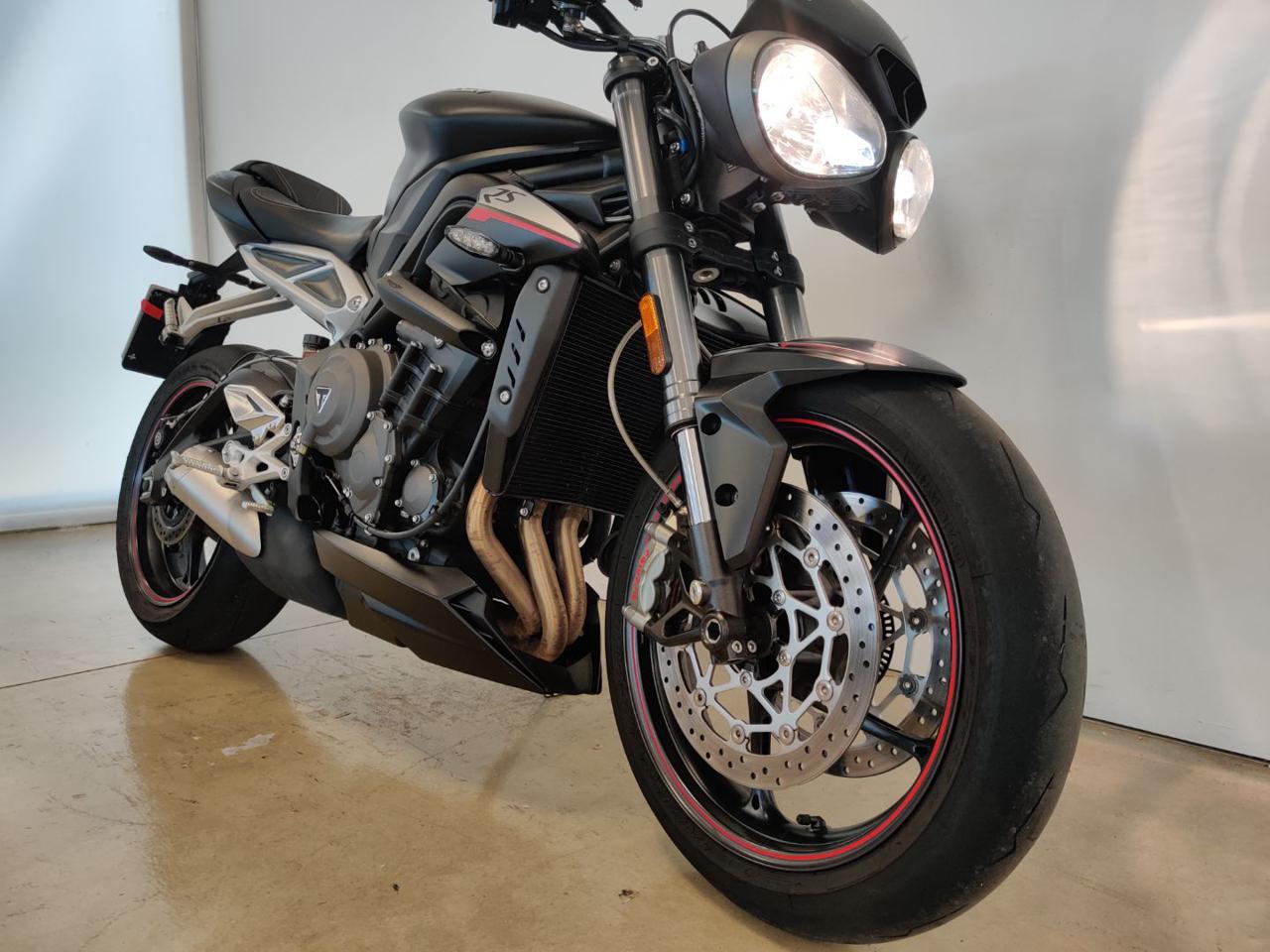 TRIUMPH Street Triple 765 RS - 4